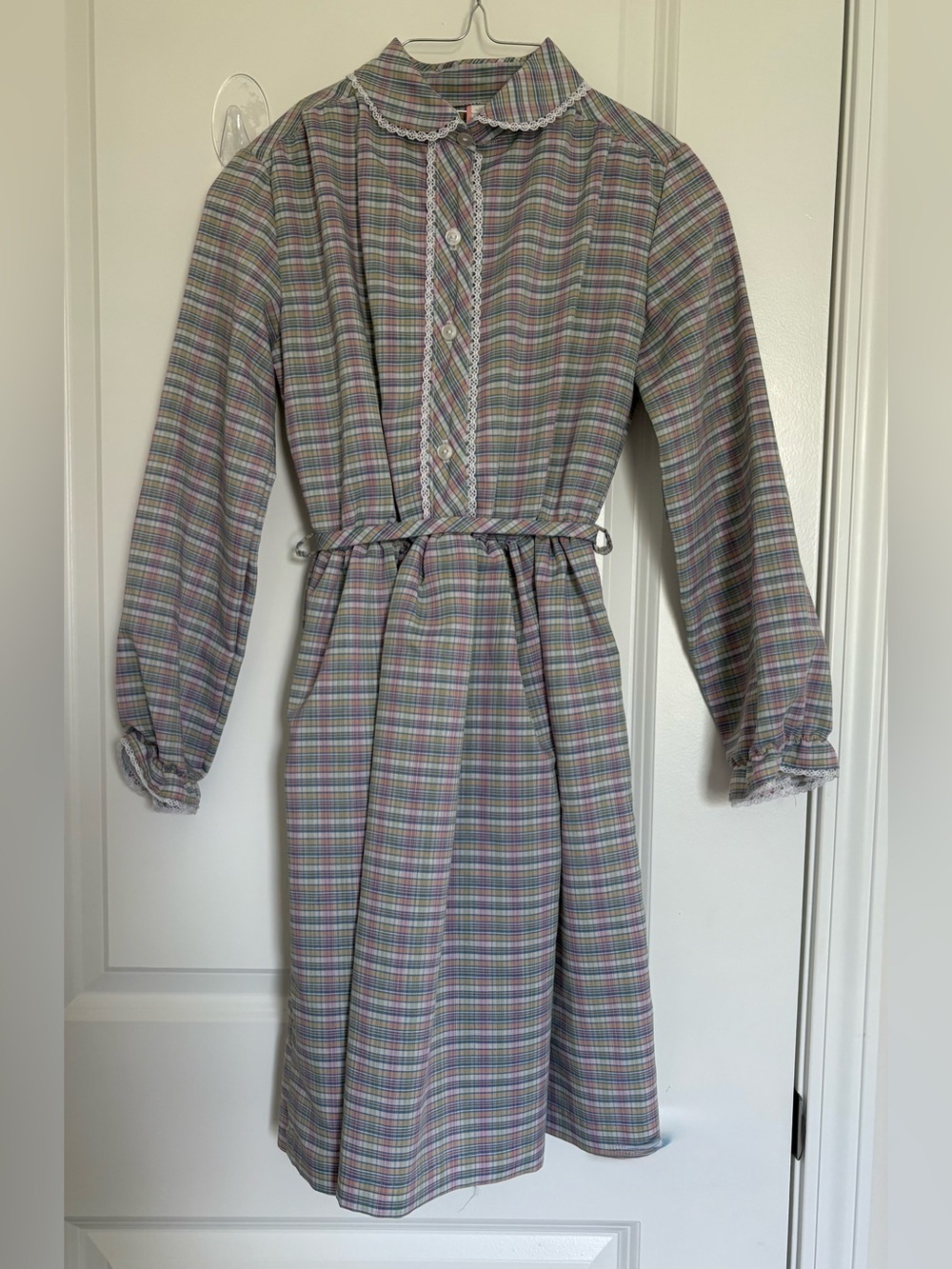 Vintage 70s/80s Plaid Pastel Long Sleeve Collared Dress. Girls size 12